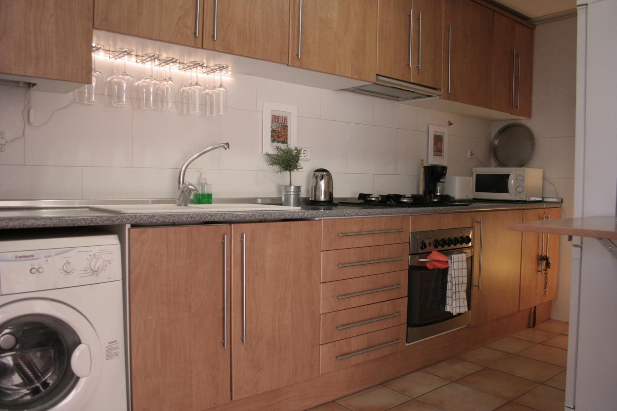 Lovely Apartment With A Terrace Барселона Экстерьер фото