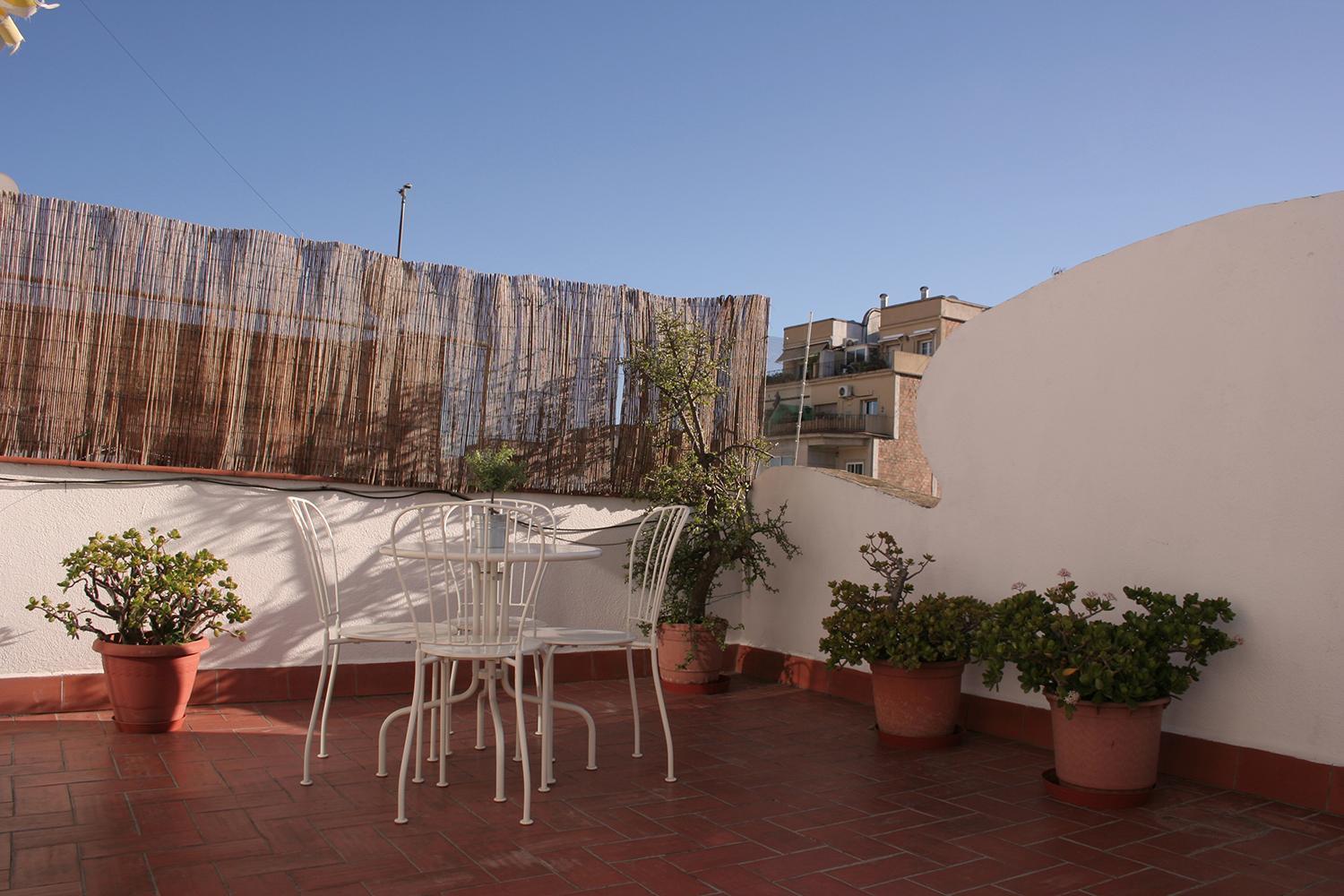 Lovely Apartment With A Terrace Барселона Экстерьер фото